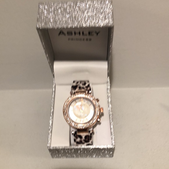 Ladies Wrist Watch - Picture 10 of 11
